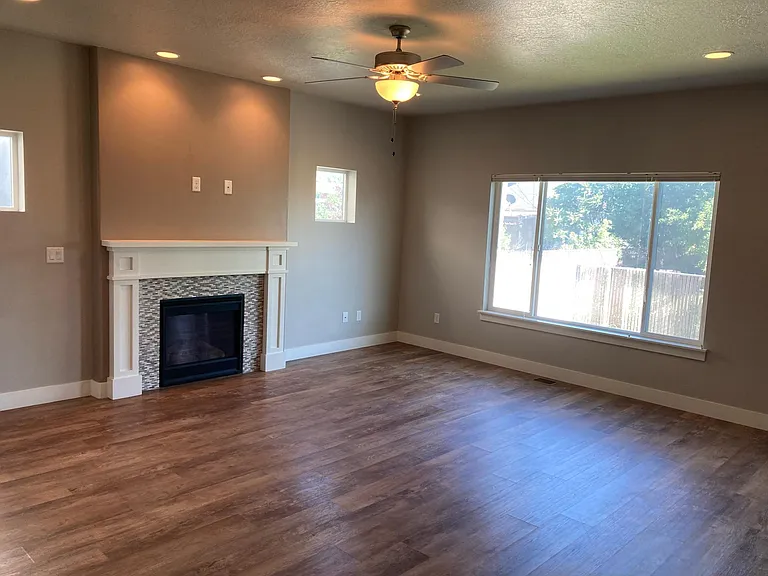446 E Windy Garden Ln — Photo 10