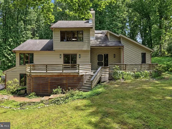 3 Upper Bank Dr, Chadds Ford, PA 19317