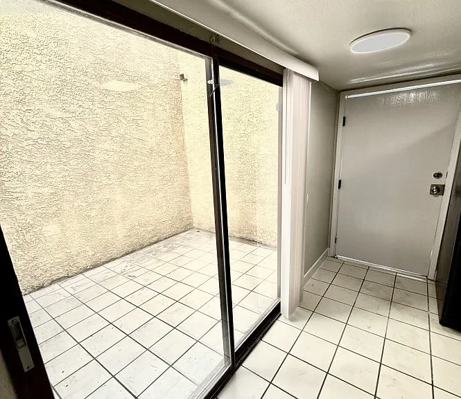 2654 Aracatuba Ave — Photo 4