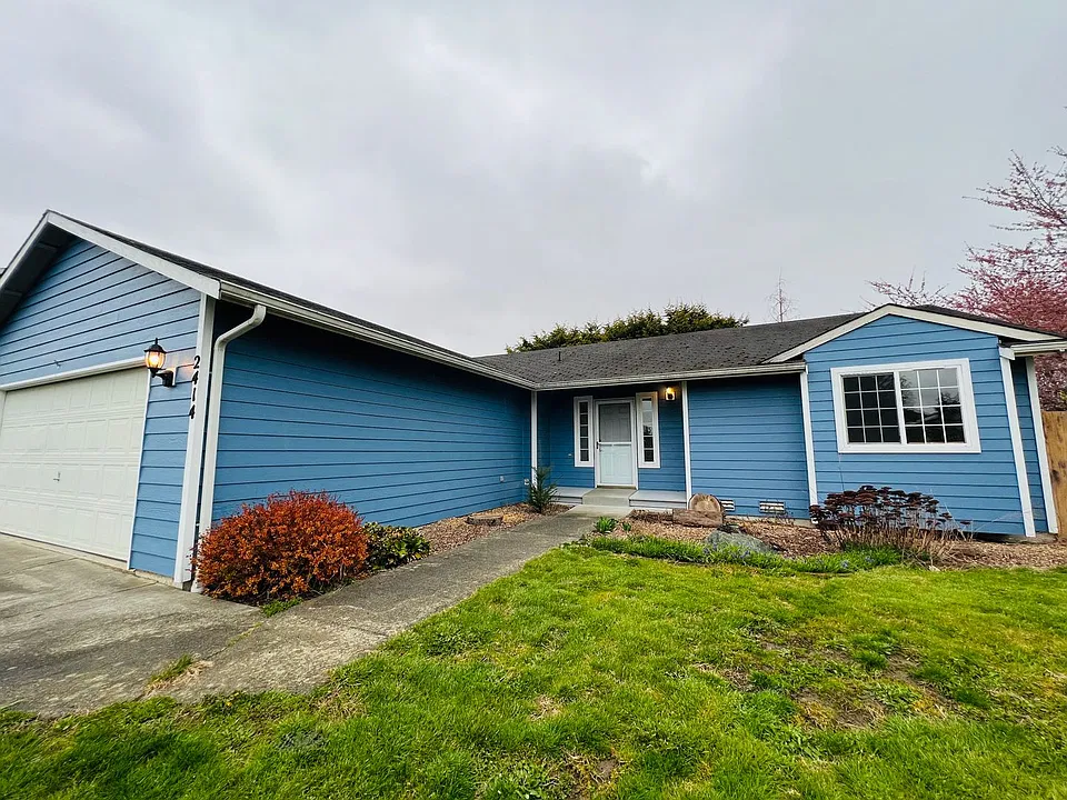 2414 N 24th Pl