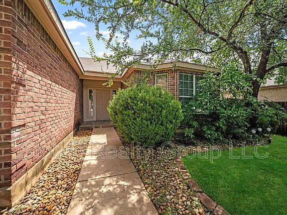 4th image of 229 Spice Oak Ln