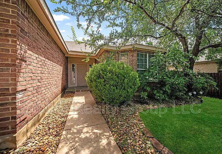 229 Spice Oak Ln — Photo 4