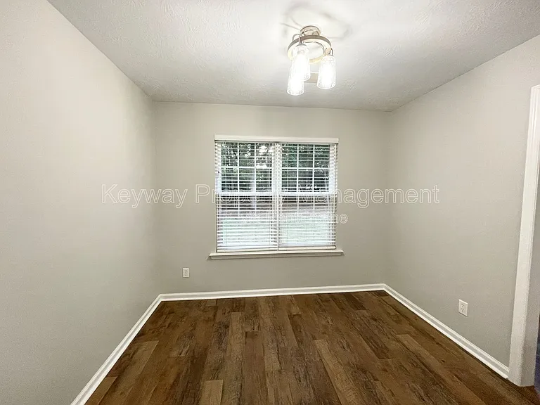 1391 Watsonia Dr — Photo 12