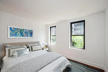 Rented by R New York