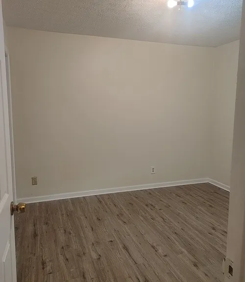 462 Bussey Ave — Photo 17