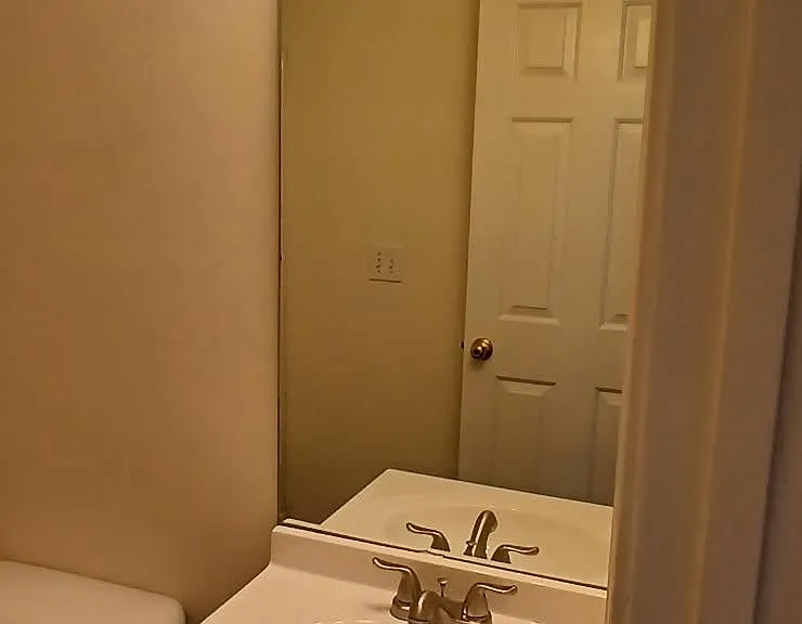 104 Woodmont Ave — Photo 5
