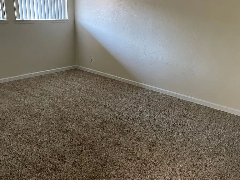 Laurel Glen — Photo 35