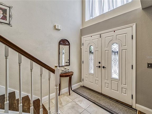 4th image of 712 Valrico Hills Ln