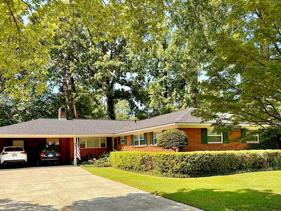 1st image of 320 Emerson Dr