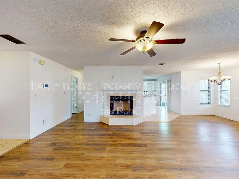 111 Lobelia Rd — Photo 5