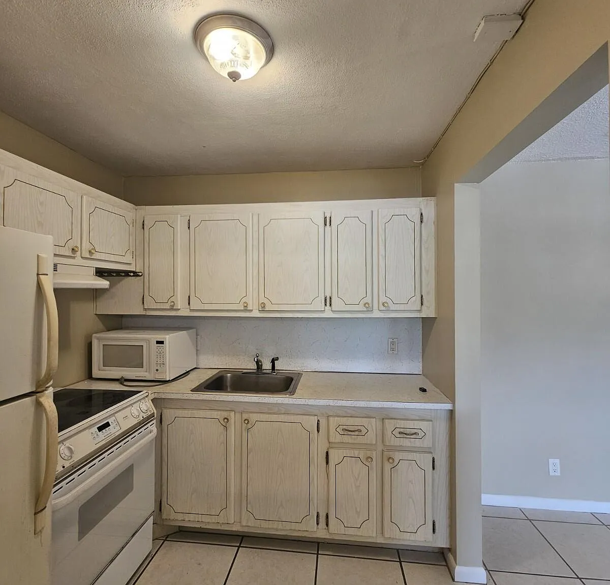 1 bed, 1.5 bath, 646 sqft, $1,350 — Photo 4
