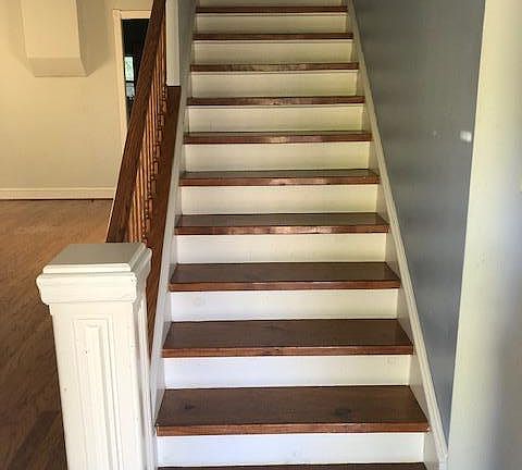 4th image of 399 E Pine St