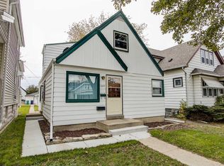 3679 S Ahmedi Ave, St Francis, WI 53235