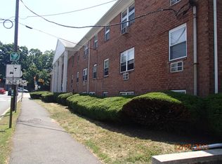 2 River Rd, Highland Park, NJ 08904