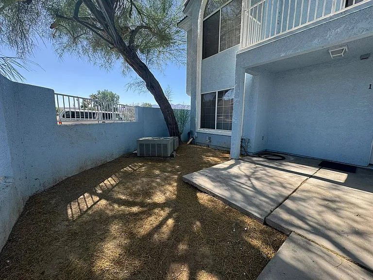 1344 Park Ln — Photo 18