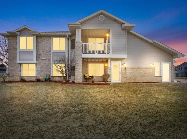 6940 South Rolling Meadows COURT, Oak Creek, WI 53154