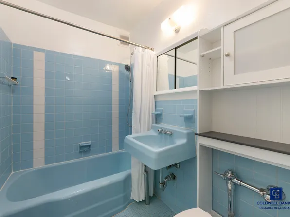 5235 Post Road image 7 of 9