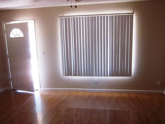 Living_Room_-_3_Bedroom_Home_in_Mesa_Arizona