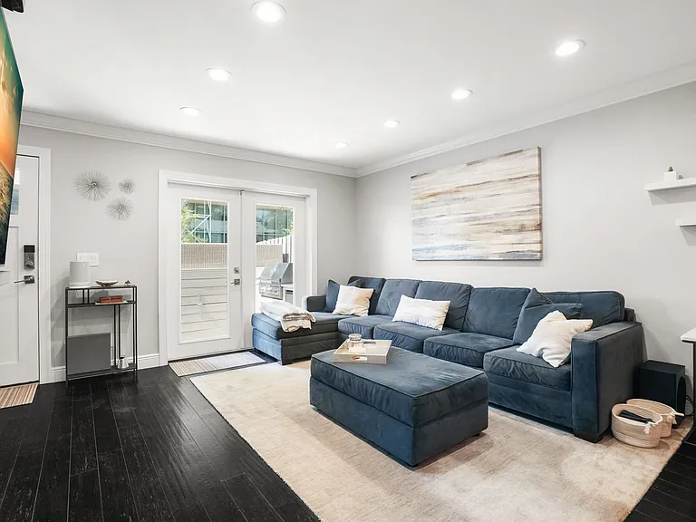 2925 W Santiago St — Photo 12