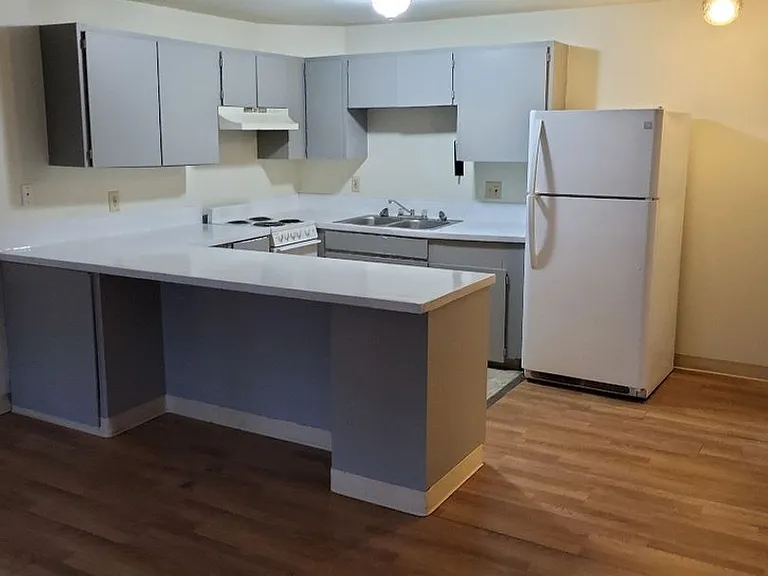 9100 NE 15th Ave — Photo 5