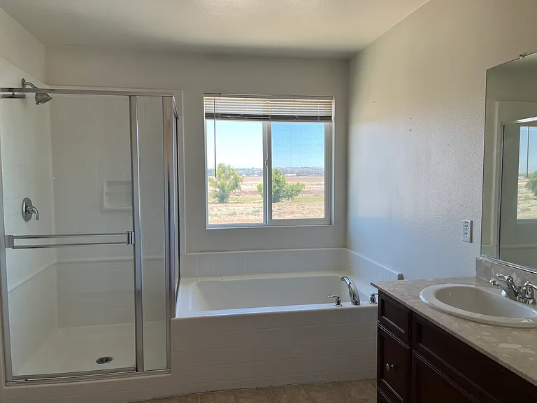 160 Yosemite Ave — Photo 22