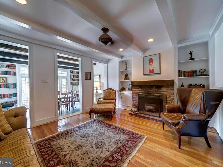 131 N Carolina Ave SE — Photo 5