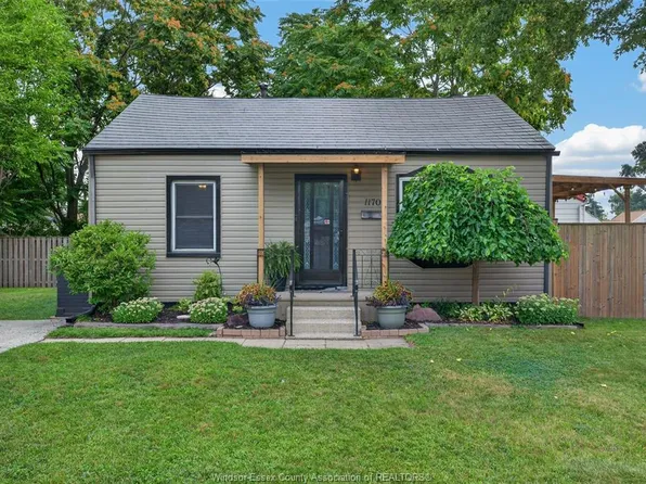 1170 Strathmore St, Windsor, ON N9C 3N5