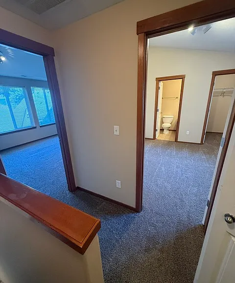 4 SW Boundary St #3 — Photo 13