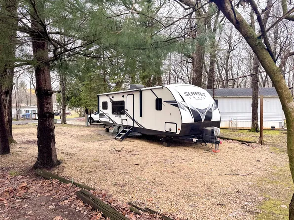 10/65 Woodhaven Dr E, Sublette, IL 61367