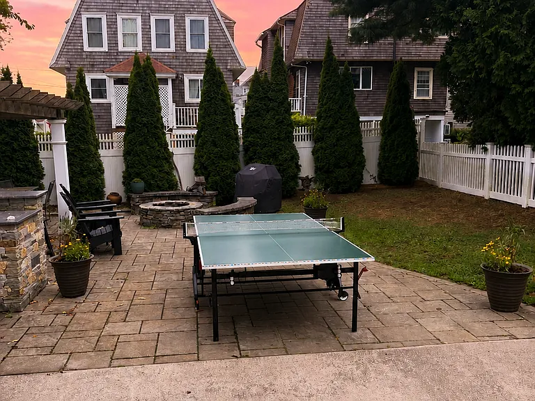 18 Neptune Ave — Photo 11