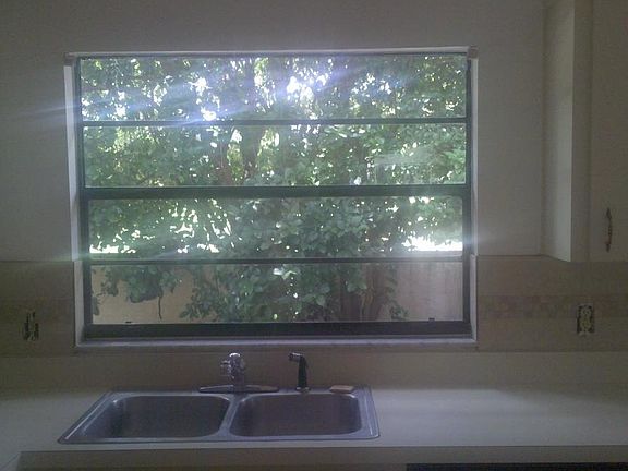 5th image of 302 Hearth Ln