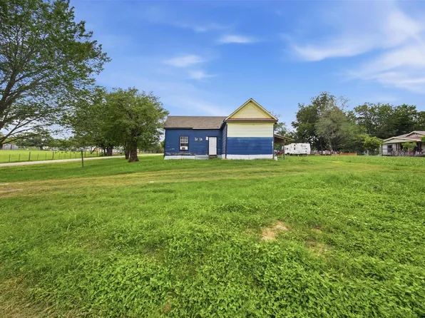 148 Brenham St, Mc Dade, TX 78650