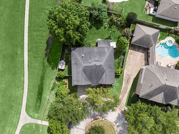 3rd image of 1303 Belham Ridge Ct