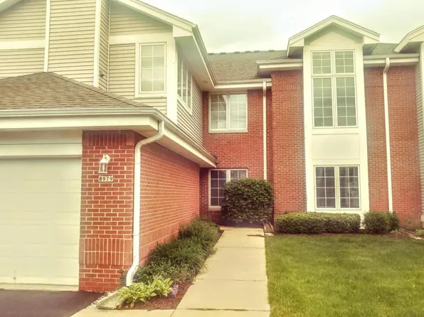 8979 Woodbridge Dr #8979, Greendale, WI 53129