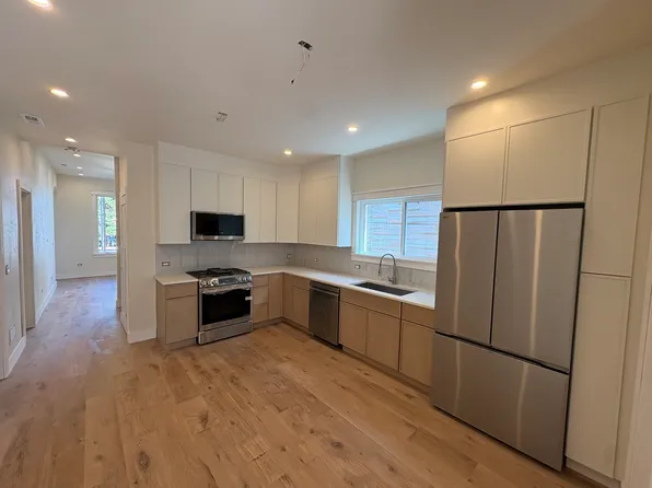 1822 N Kimball Ave #1, Chicago, IL 60647