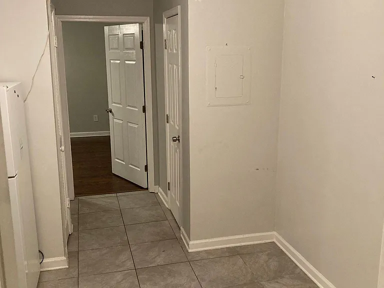 496 Boulevard Pl NE #5 — Photo 4