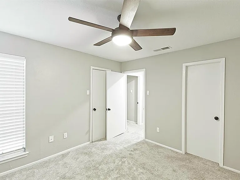 889 Dublin Dr #D — Photo 31