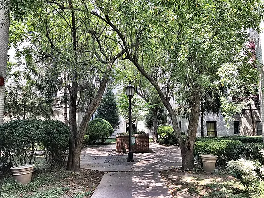 Rented by David Zandi, LREB | media 29