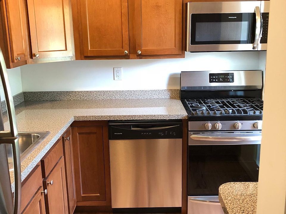 1st image of 192 King William St #192