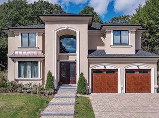 83 Dorcar Rd, Newton, MA 02459