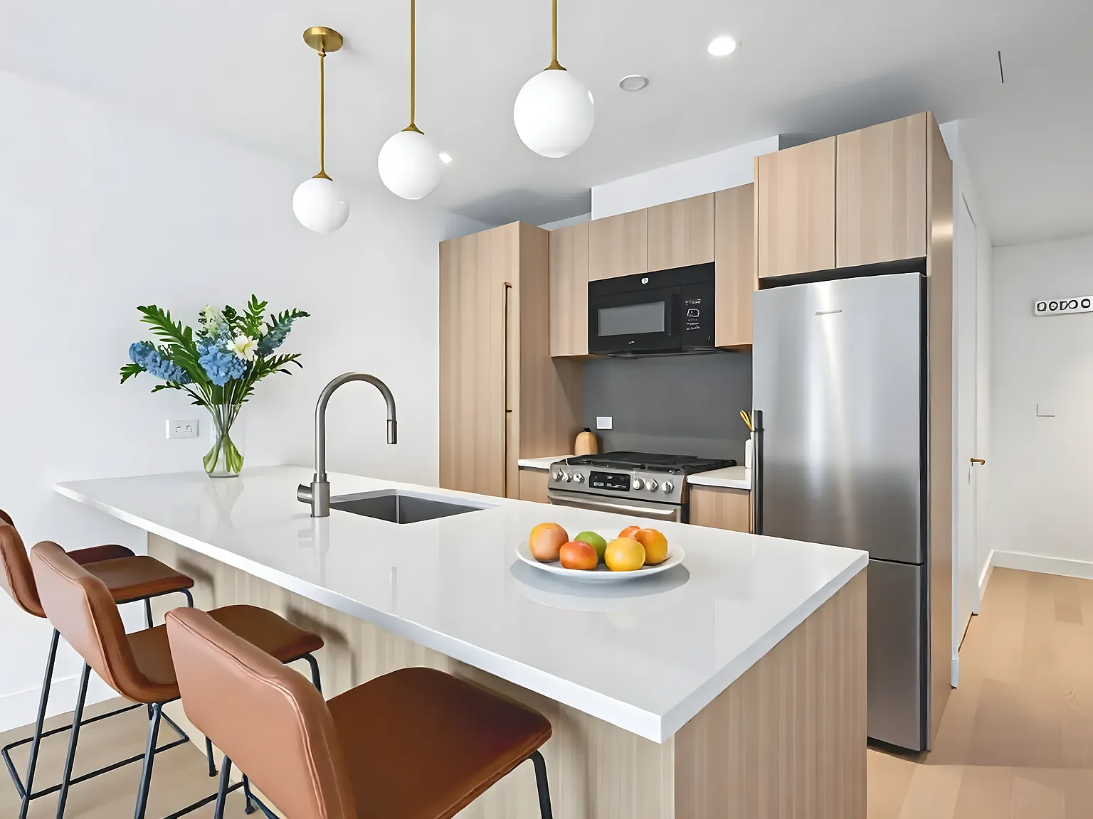 225 W 28th St — Photo 3