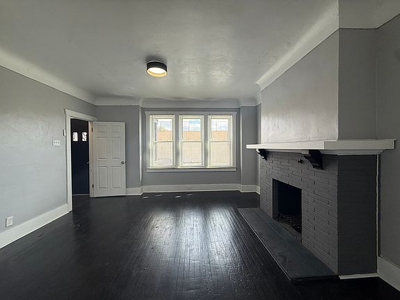 3rd image of 4839 Helen St
