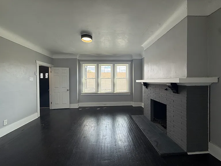 4839 Helen St — Photo 3