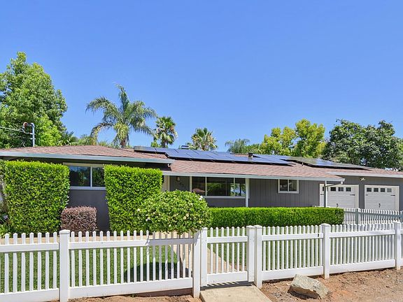 5th image of 621 Oldham Ln