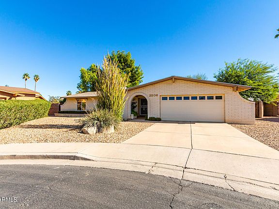 3rd image of 2506 W Obispo Cir