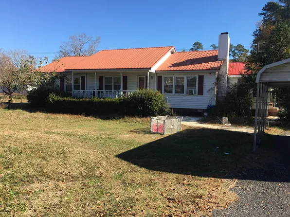 1049 Forest Lake Dr, Manning, SC 29102