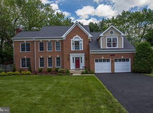 17505 Applewood Ln, Rockville, MD 20855