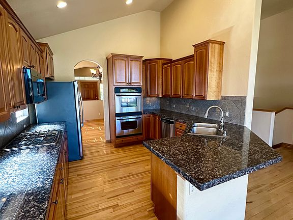 3rd image of 6676 S Quail Ct