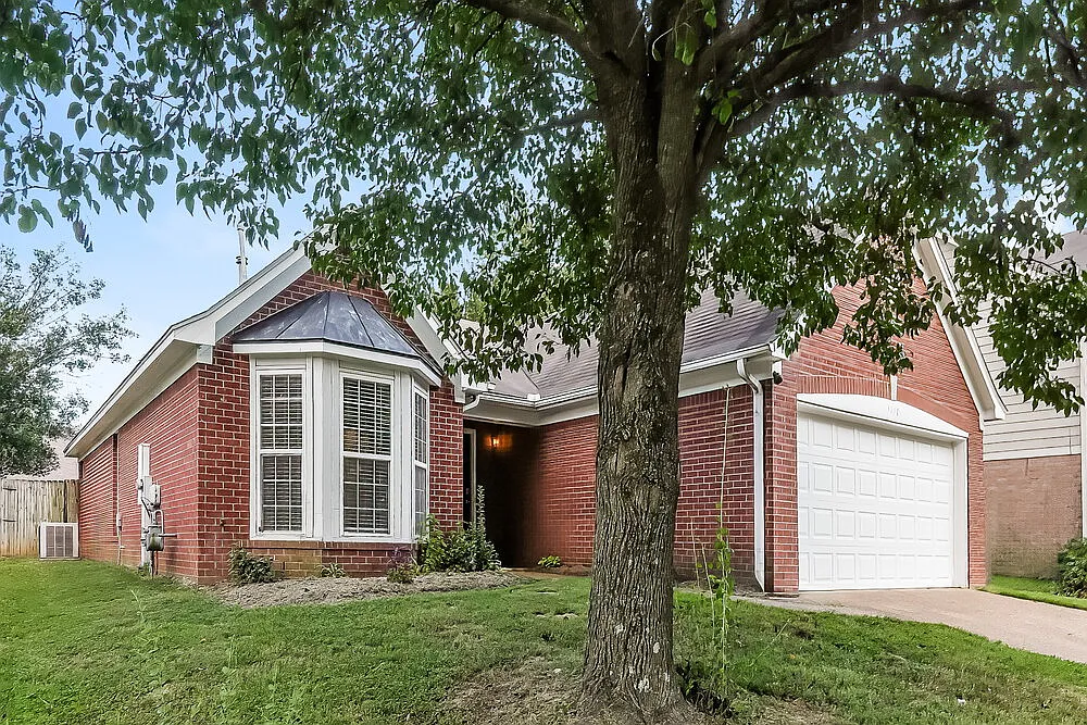 3 bed, 2.0 bath, 1633 sqft, $1,865 — Photo 3