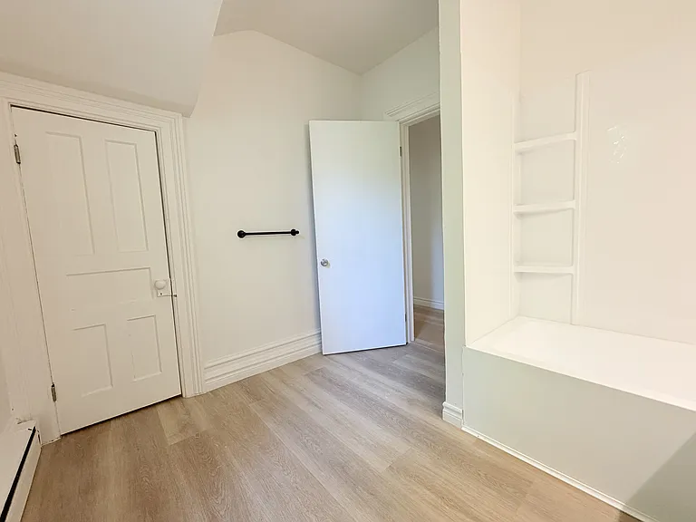 537 Confederation St #7 — Photo 10